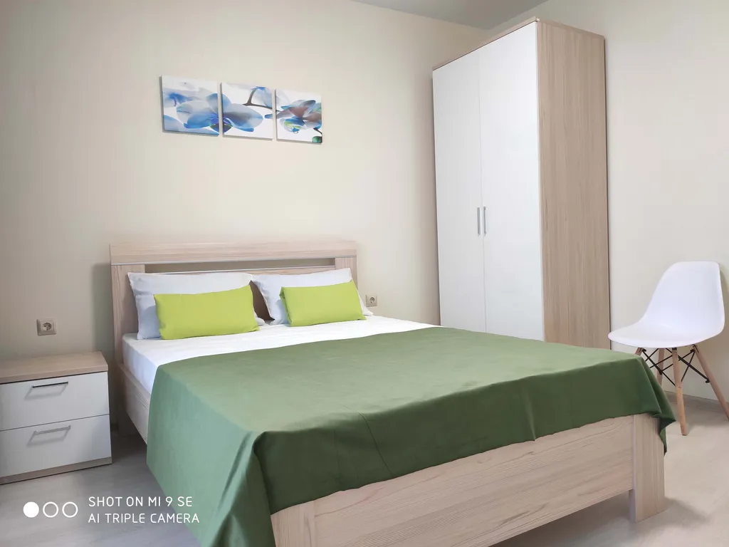 Лайнер с видом на Залив