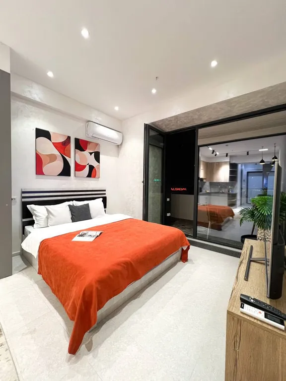 Уютная дизайнерская студия с панорамным видом на центр Ташкента