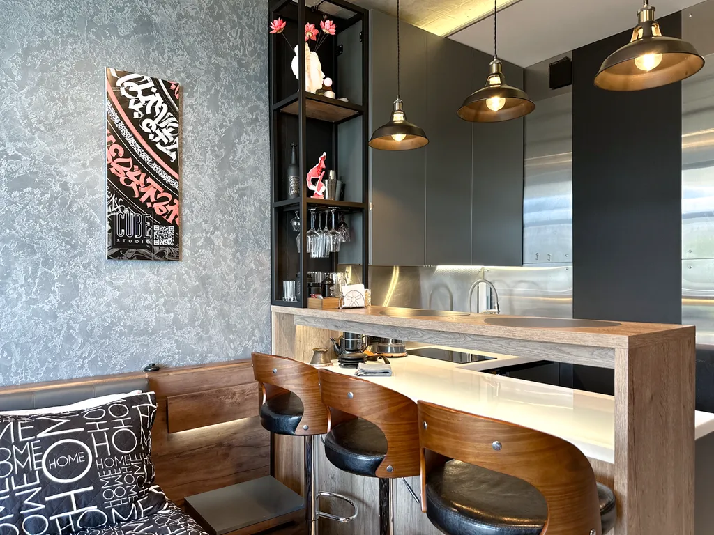 Дизайнерская студия Ls-black strong с видом на море и горы 7 этаж