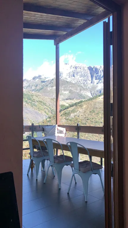 Чудесный дом в горах