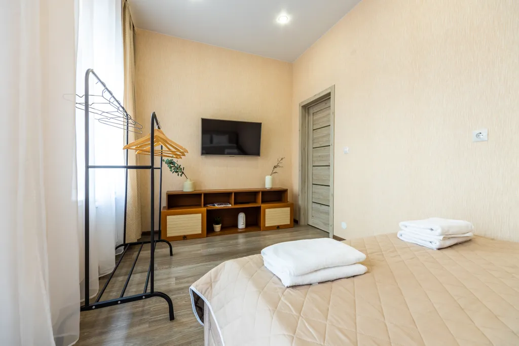 Просторная и люксовая квартира с новым ремонтом возле ТЦ Планета