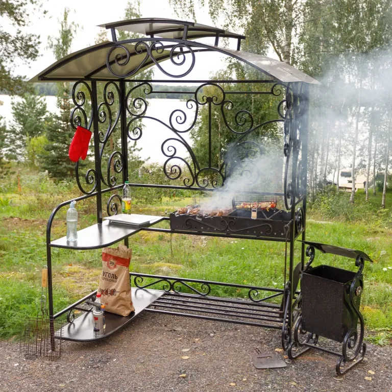 Дом на берегу озера