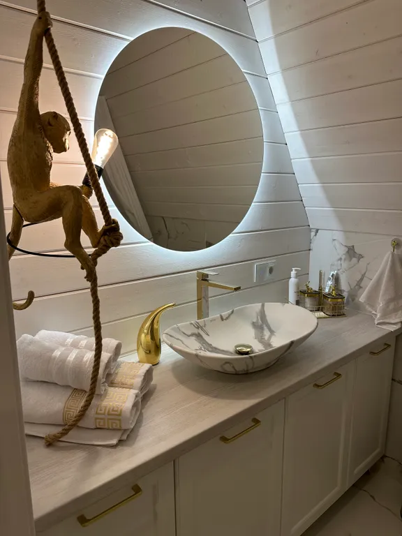 Шикарный треугольный дом А-фрейм с панорамными окнами