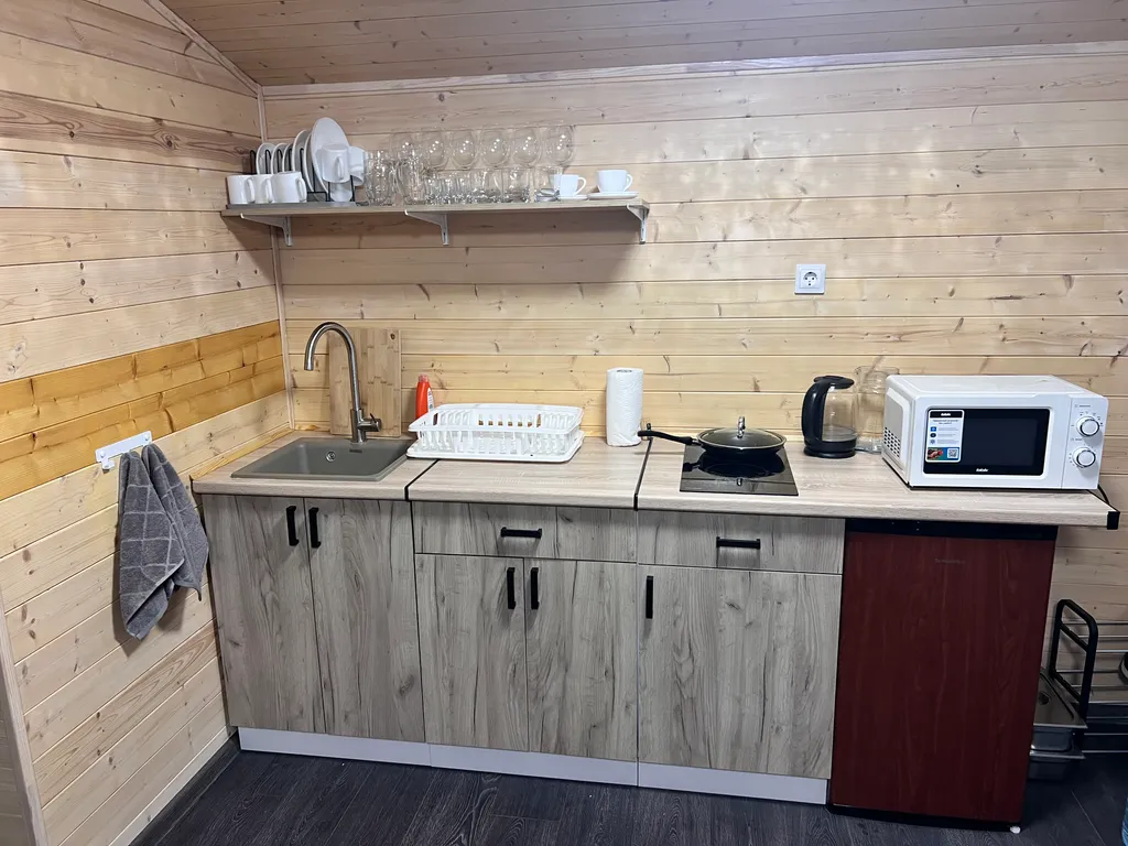 Дом в горах у реки с подогреваемым бассейном, баней и чаном