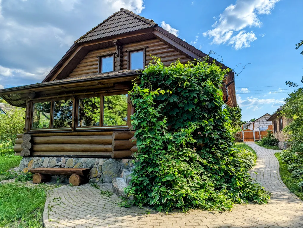 Уютный коттедж рядом с озером Нарочь — аренда посуточно в Нарочь