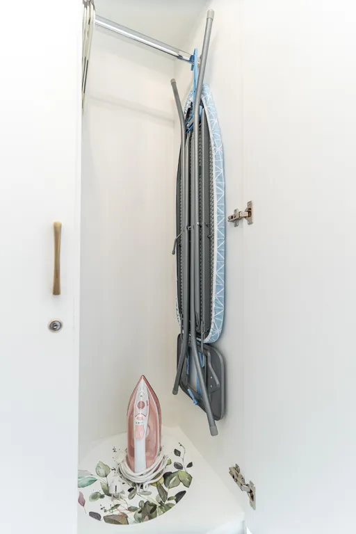 Стильная студия с потрясающим видом на море и город