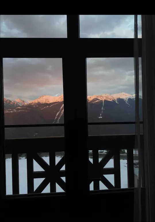 Большие апартаменты с видом на горы