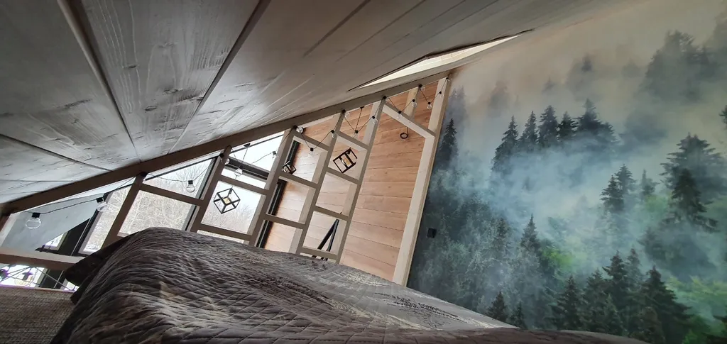 Дом-треугольник в загородном комплексе FoxWay