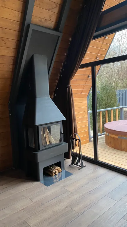 Дом А - фрейм в тихом районе у реки Белой