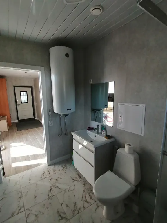 Коттедж Усадьба Ольгино предлагает проживание в новом доме с видом на реку — Лодейное Поле