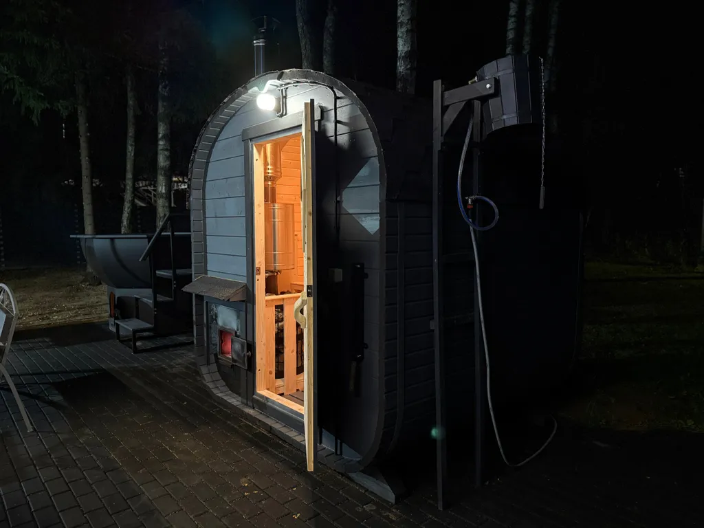 Домик с баней, банным чаном на берегу можайского водохранилища