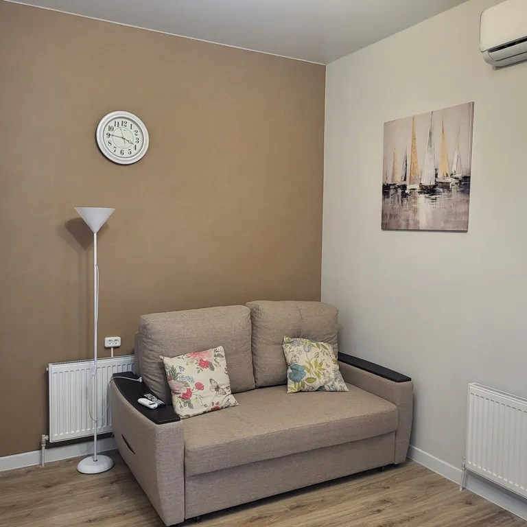 Квартира Уютная евро однушка с видом на бассейн — Варваровка