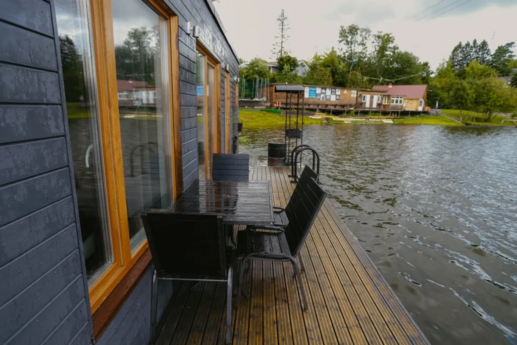 Плавучий дом Налим