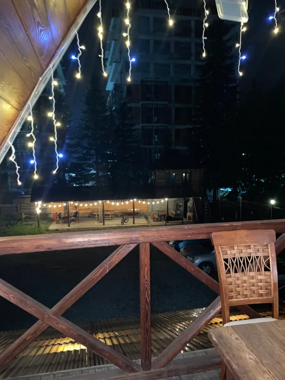 Отель в сердце Домбая с видом на лес и горы