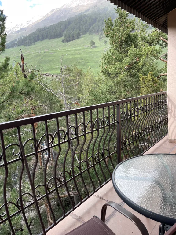 Двухуровневый апартамент с видом на горы