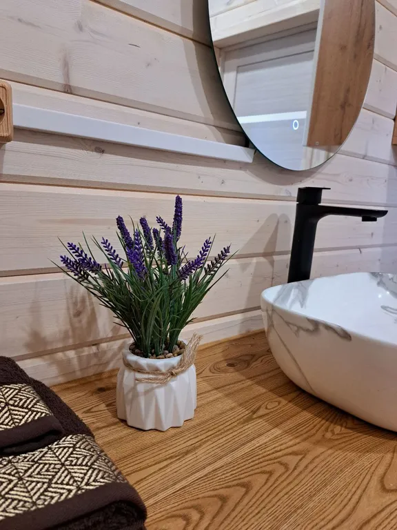 Дом у озера с банным чаном и русской баней