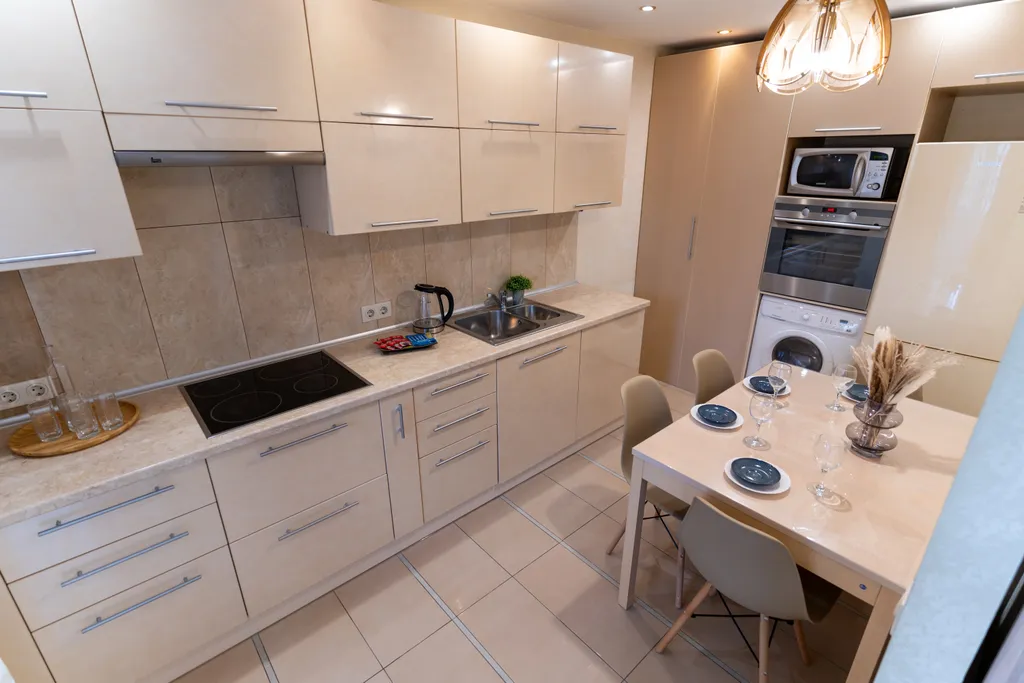 Просторная квартира с гидромассажной ванной и балконом