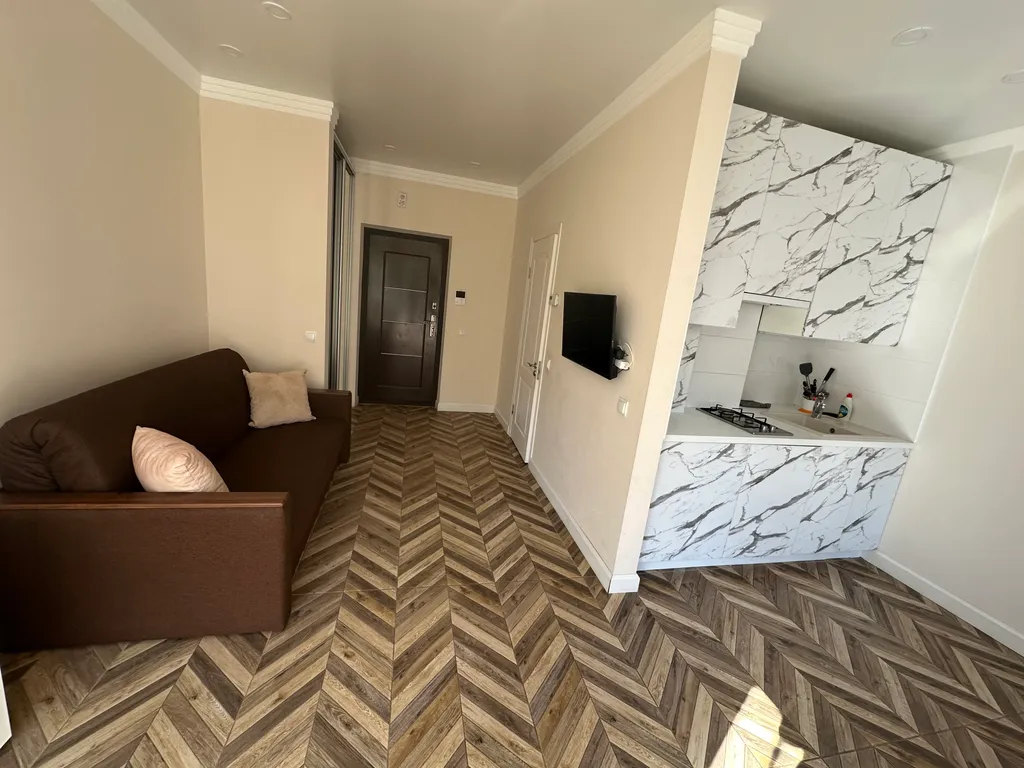 Уютная студия с видом на лес