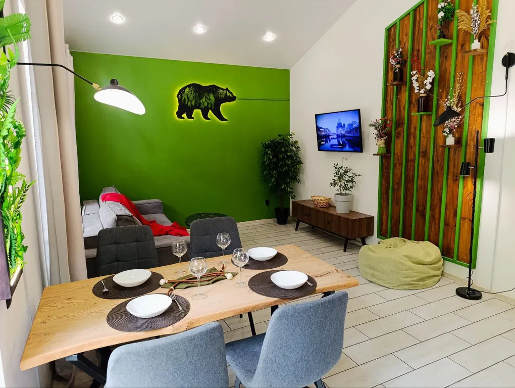 Дом с баней с выходом в лес