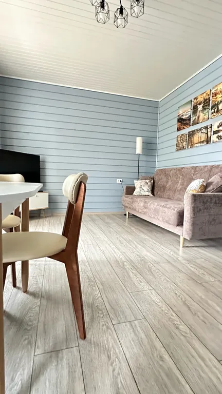 Коттедж с террасой и пирсом