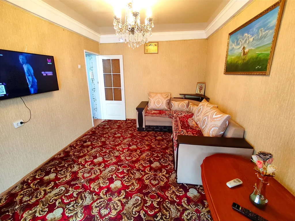 Уютная квартира рядом с морем,и шикарным видом на горы.