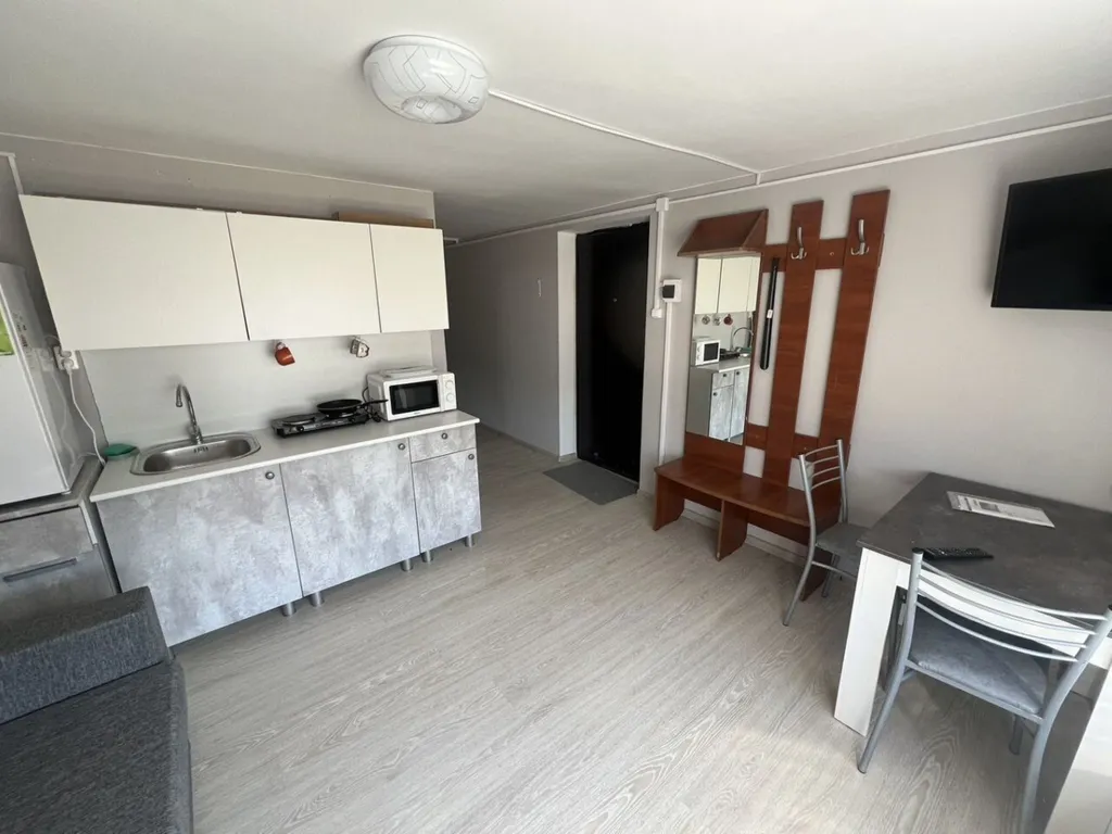 Глэмпинг у peки Bолoста