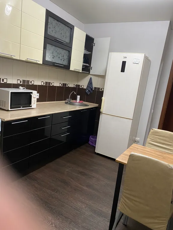 По-домашнему уютная квартира, всегда есть горячая вода, с кондиционером