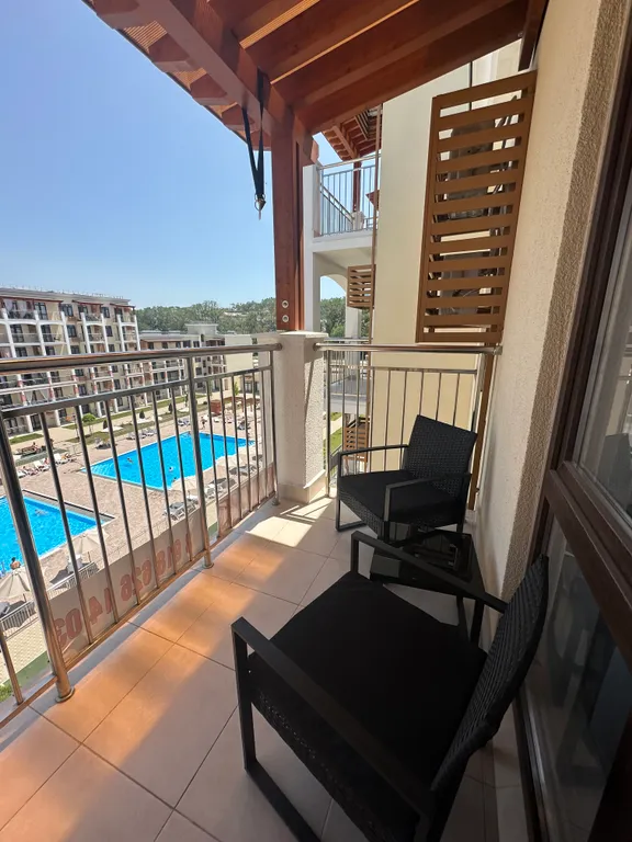 Уютная квартира с видом на бассейн