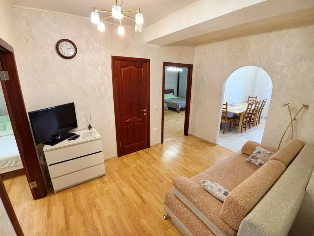 Просторная квартира в центре города — аренда посуточно в Новосибирск