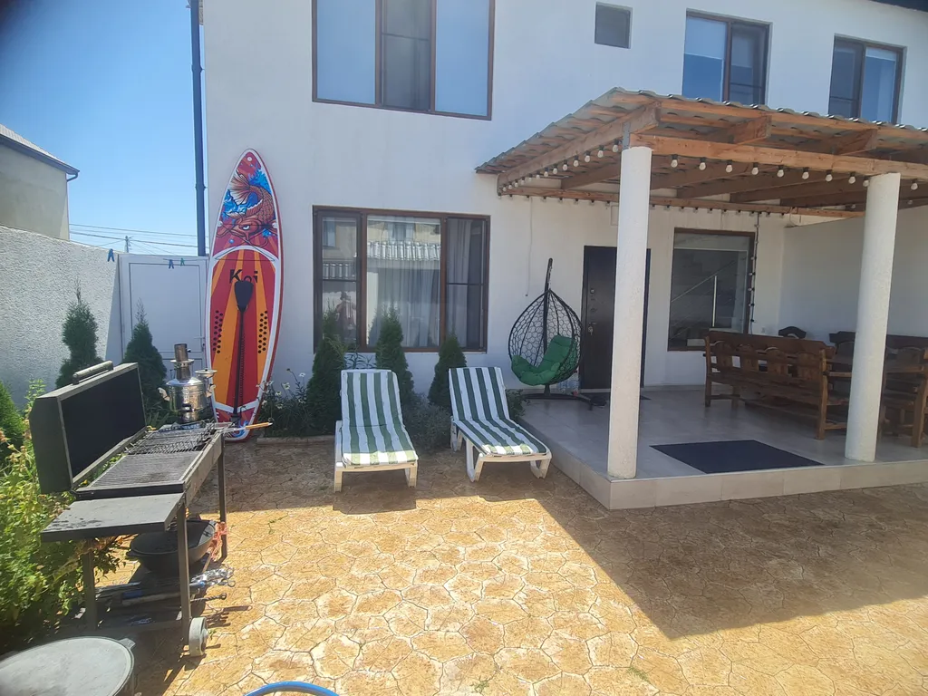 Дом у берега моря