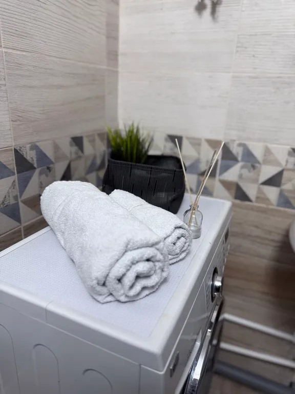 Еврдвушка в развитом районе