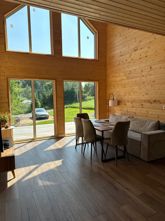 Видовой загородный дом с террасой и баней