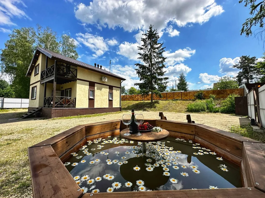 Дом у озера с сауной и банным чаном