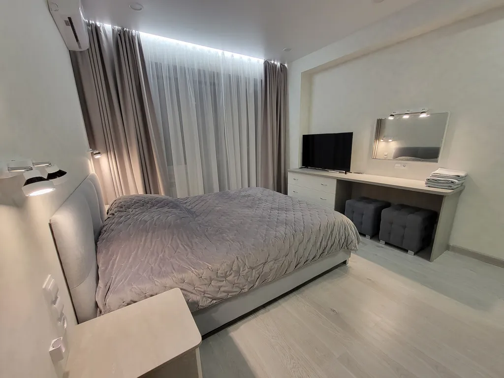 Стильные апартаменты с видом на море и горы