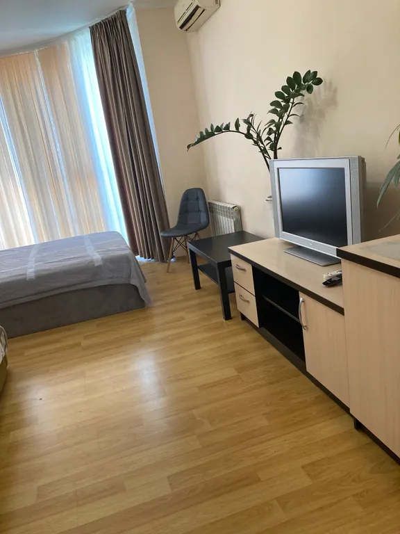 Элитка в новом доме с панорамой, в центре парк Кирова Бродвей