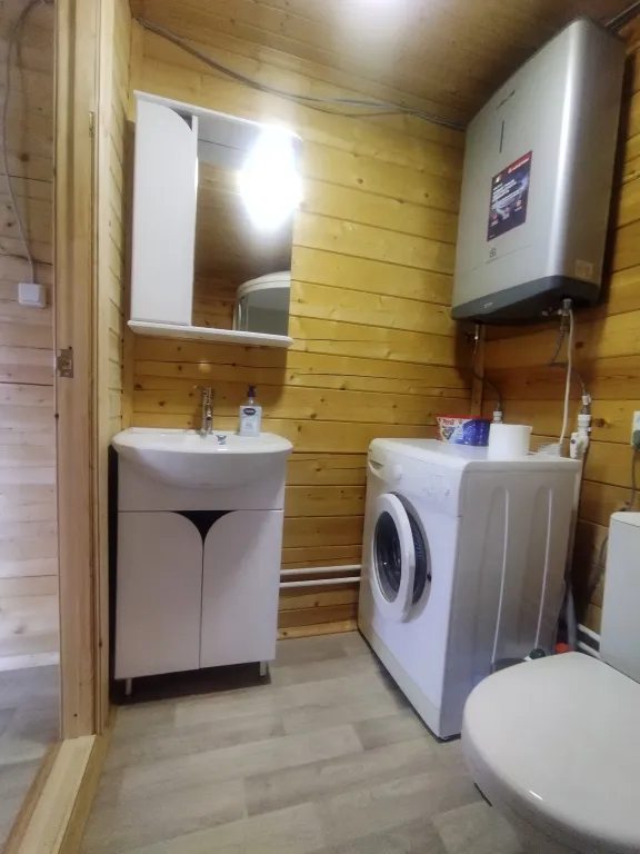 Уютный дом у озера