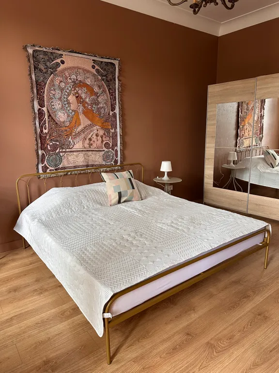 Великолепная большая историческая квартира