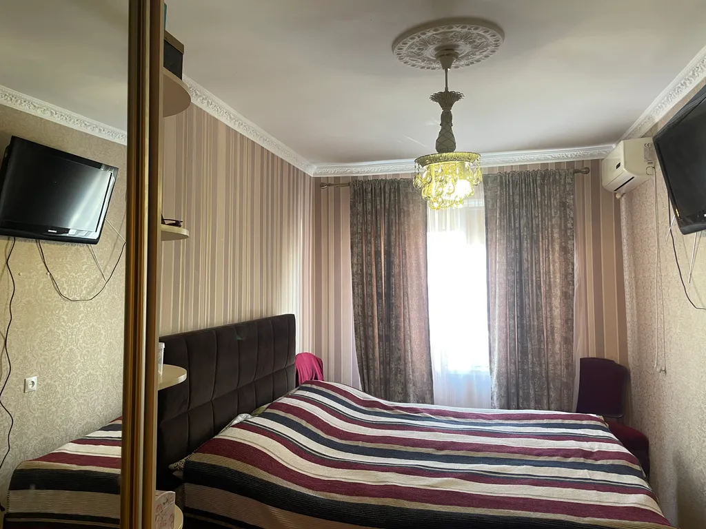 Хорошая, уютная квартира в центре города рядом с Чёрным морем