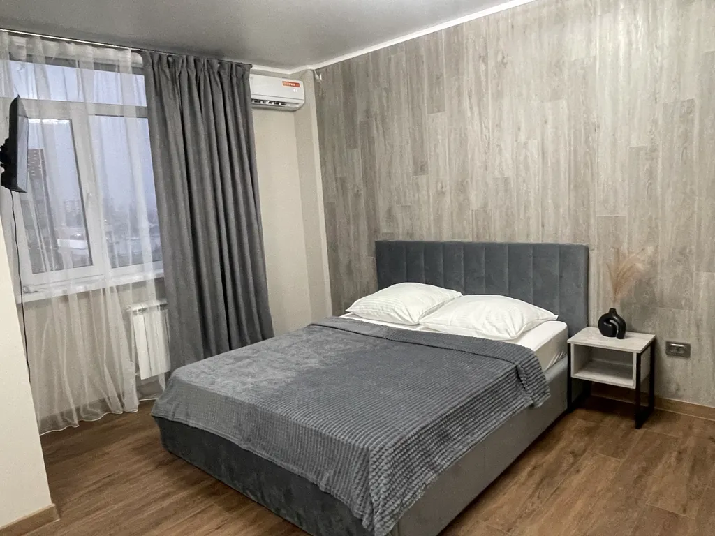 Комфортная квартира-студия Космос