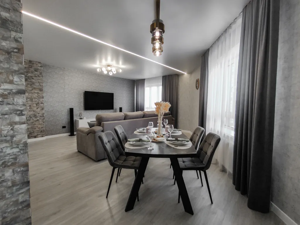 Большая двухкомнатная квартира в центре