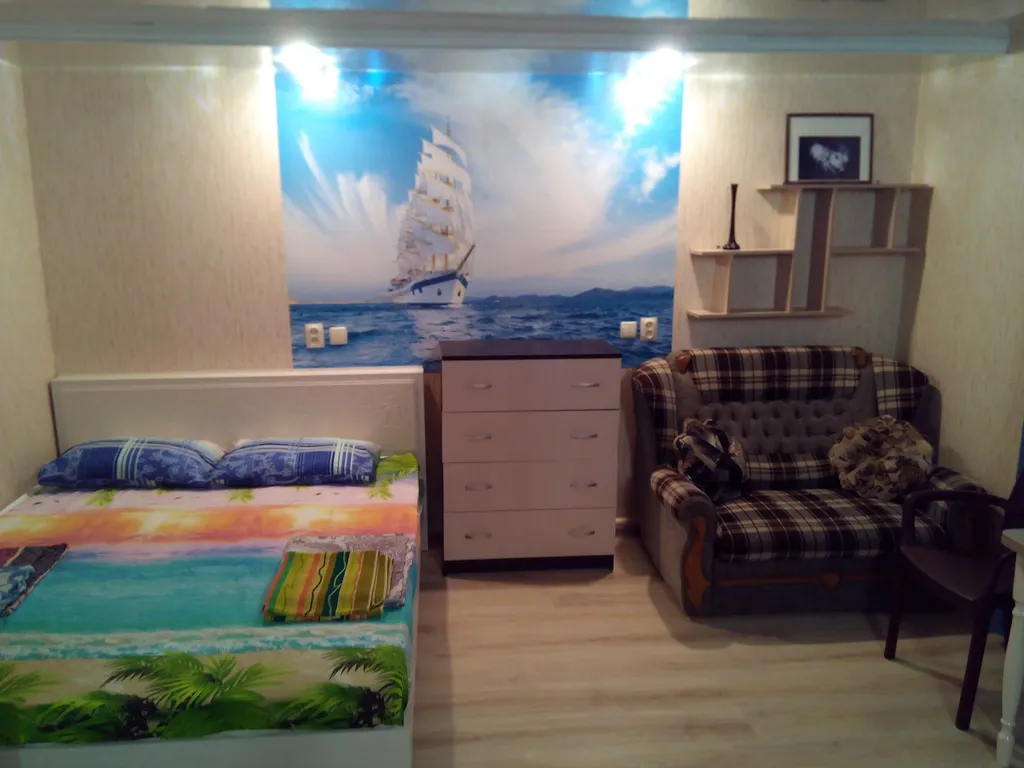 Дом у моря и парка фрунзе