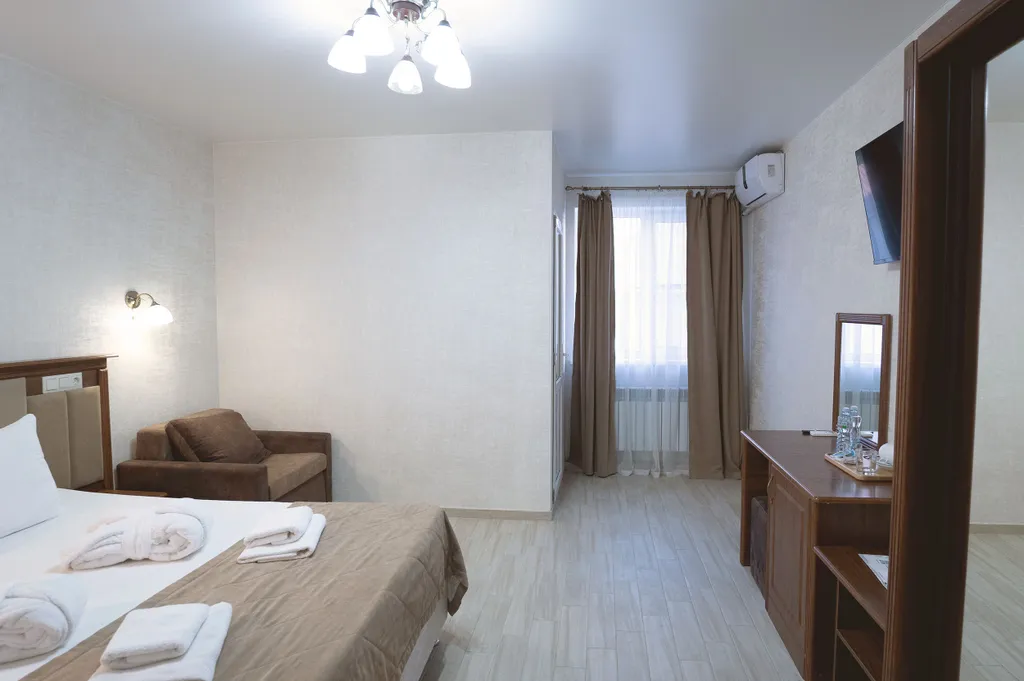 Трёхместный номер, доступен бассейн и сауна