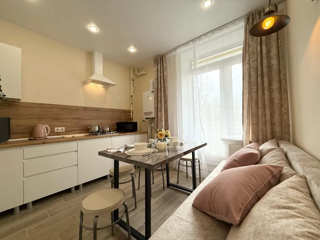 Уютная двухкомнатная квартира на Майской