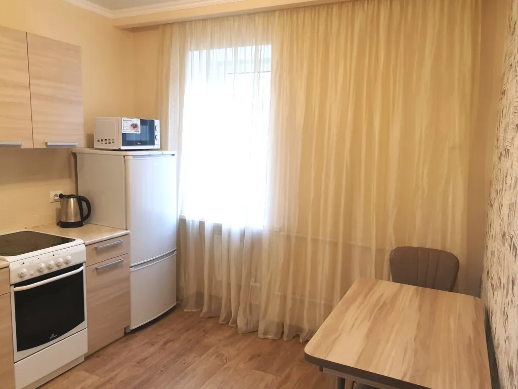 Дом напротив поликлиники