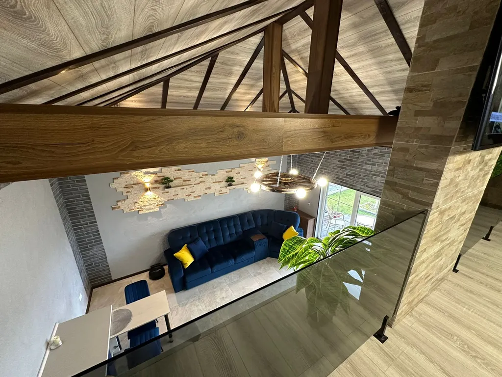 Домик у моря и озера