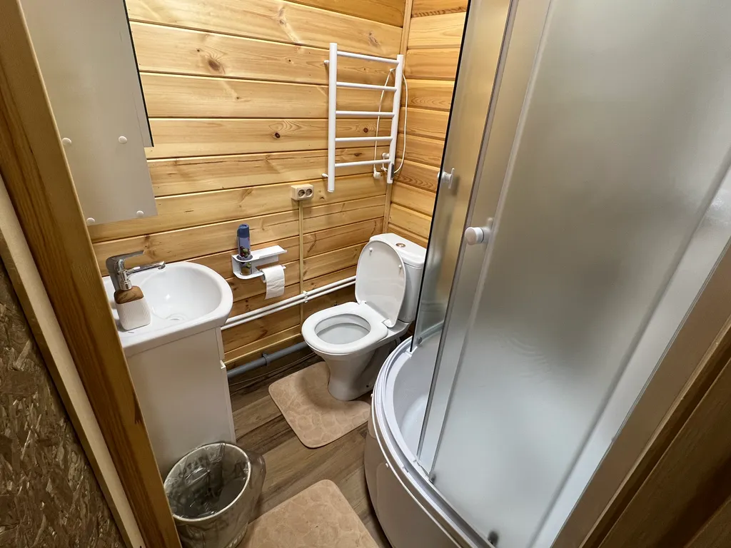 Дом с баней возле источников