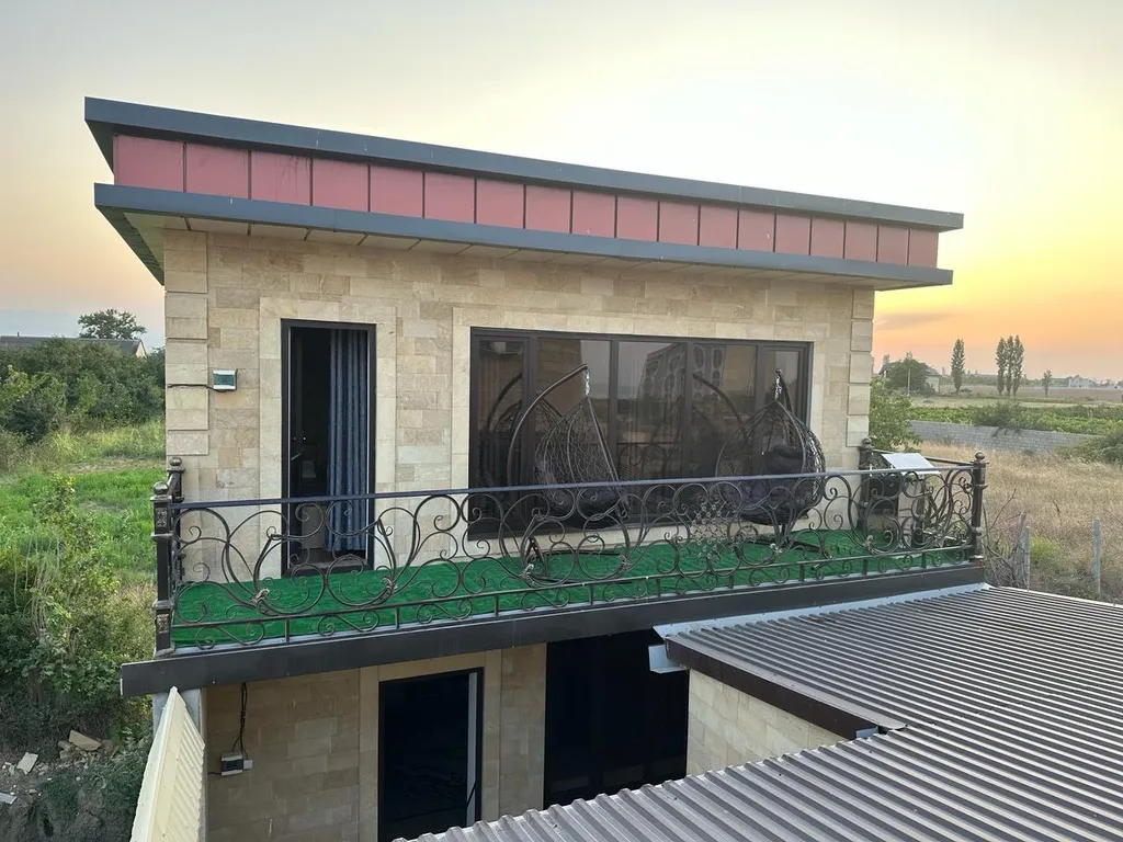 Коттеджи у моря