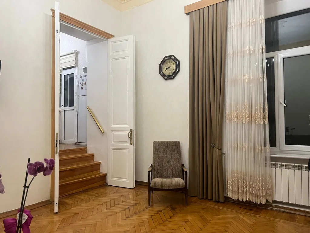 Торговая, улица Низами, площадь фонтанов