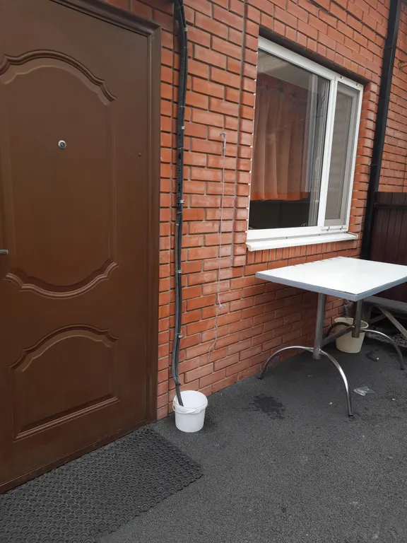 Коттедж Дом в Историческом центре с двором и въездом для автомобиля — Таганрог