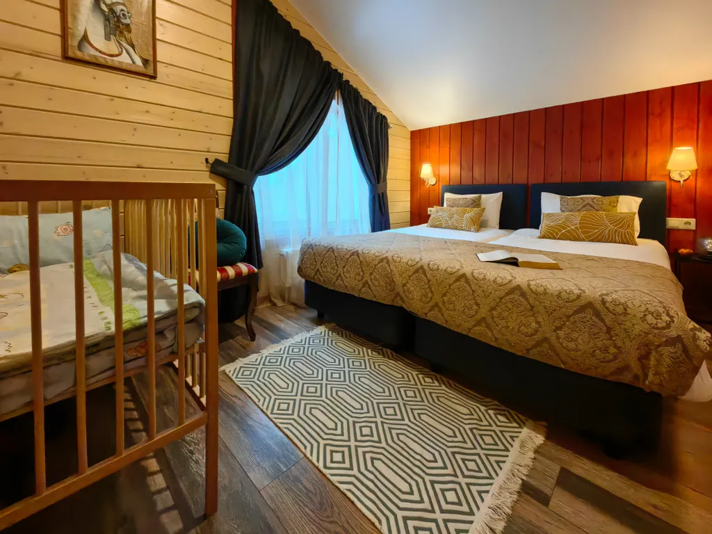 Коттедж Дом в лесном участке у реки с баней и горячей купелью фурако — Логиново